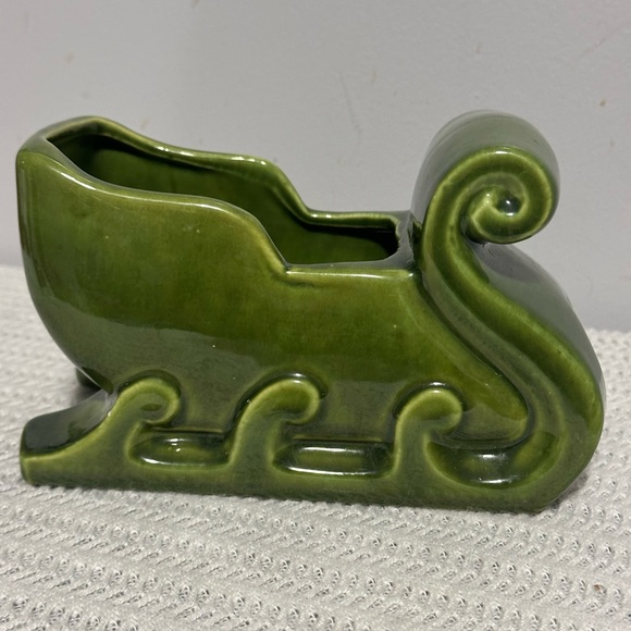 Vintage Haeger Green Ceramic Sleigh Planter - Picture 3 of 10